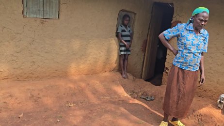 Follow up visit with the Teyes - Gladys and Esther are jiggered again (July 17th 2025)